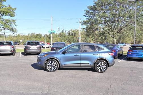 Blue Metallic 2020 Ford Escape SE