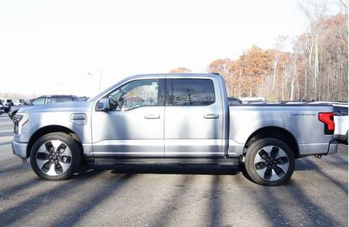 2022 Ford F-150 Lightning Platinum