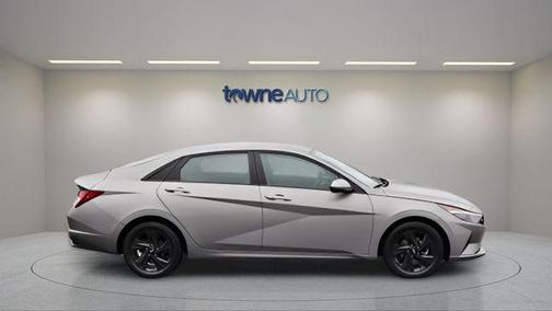 Fluid Metal 2023 Hyundai ELANTRA SEL