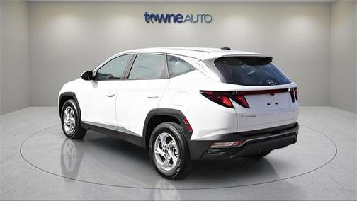 2023 Hyundai TUCSON SE