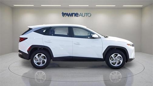 2023 Hyundai TUCSON SE