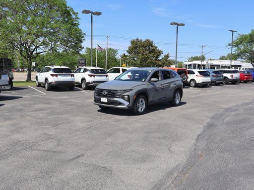 Hampton Gray 2026 Hyundai TUCSON SE