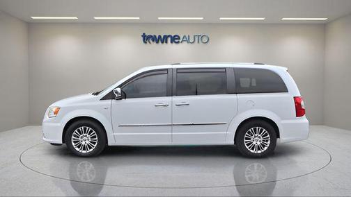 2014 Chrysler Town & Country Touring-L