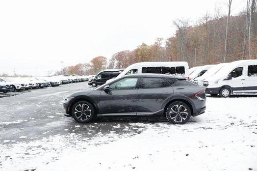 2022 Kia EV6 Wind