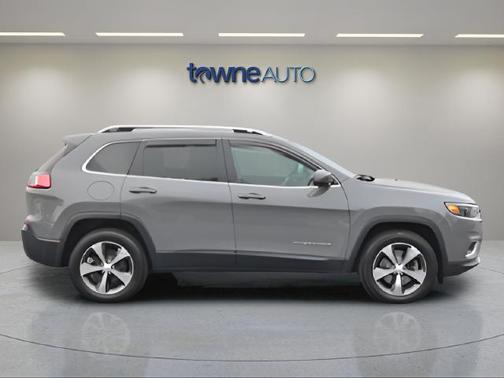 Sting-Gray Clearcoat 2019 Jeep Cherokee Limited