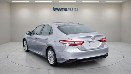 Celestial Silver Metallic 2018 Toyota Camry XLE