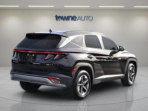 Phantom Black 2025 Hyundai TUCSON SEL Convenience