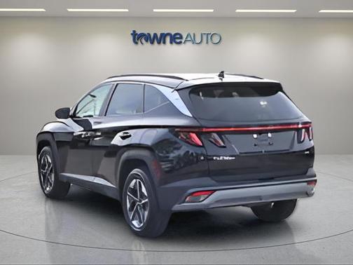 Phantom Black 2025 Hyundai TUCSON SEL Convenience