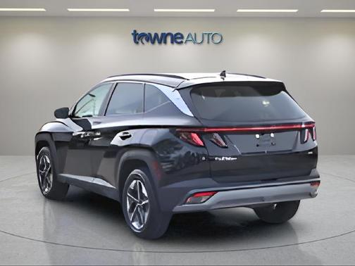 Phantom Black 2025 Hyundai TUCSON SEL Convenience