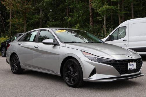 2022 Hyundai ELANTRA SEL