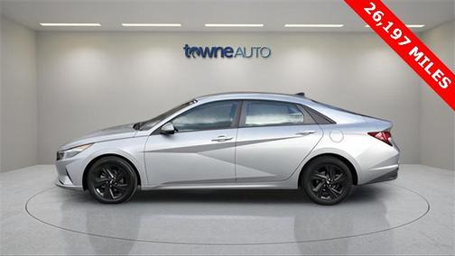 2022 Hyundai ELANTRA SEL