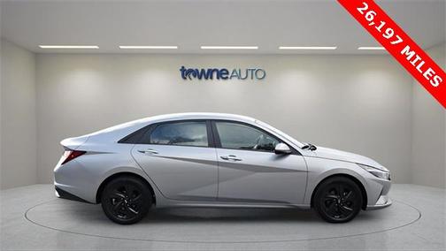 2022 Hyundai ELANTRA SEL