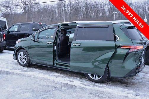 2023 Toyota Sienna Platinum 7 Passenger