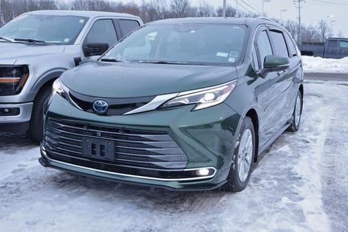 2023 Toyota Sienna Platinum 7 Passenger