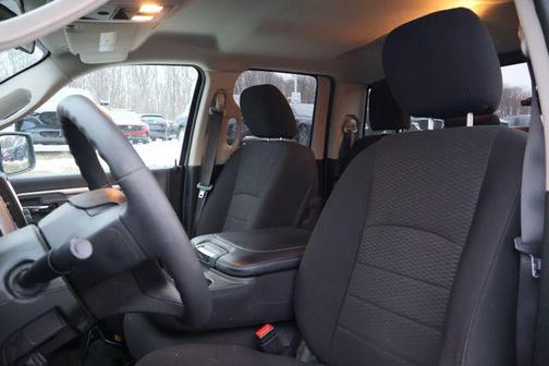 2020 RAM 1500 Classic Warlock Quad Cab 4x4 6'4' Box