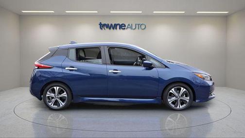 Deep Blue Pearl 2021 Nissan Leaf SV 40 kWh