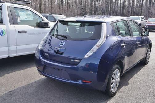 Deep Blue Pearl 2021 Nissan Leaf SV 40 kWh