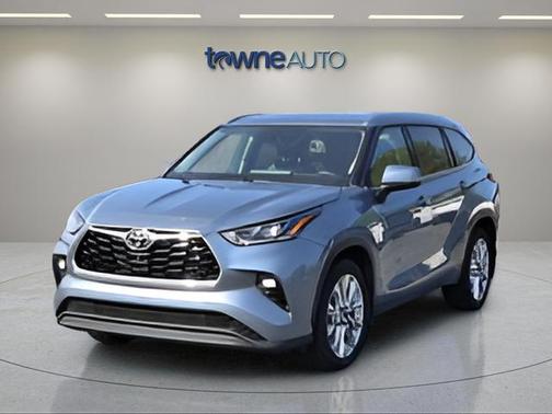 Moon Dust 2022 Toyota Highlander Limited