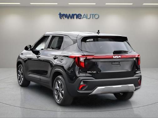 Fusion Black 2024 Kia Seltos LX