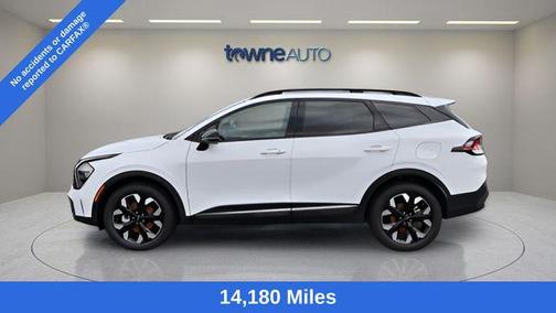Glacial White Pearl 2023 Kia Sportage X-Line