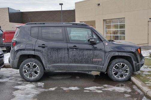 2023 Jeep Renegade Trailhawk