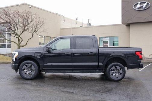 2022 Ford F-150 Lightning LARIAT