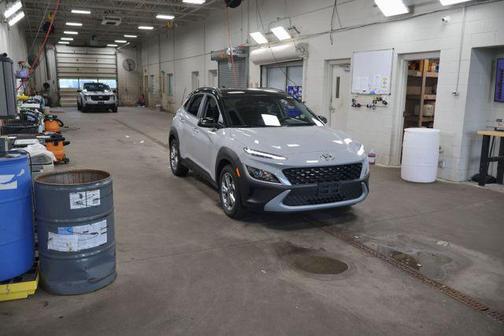 Cyber Silver w/Black Roof 2023 Hyundai KONA SEL