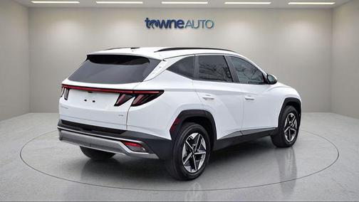 Serenity White Pearl 2025 Hyundai TUCSON SEL Convenience