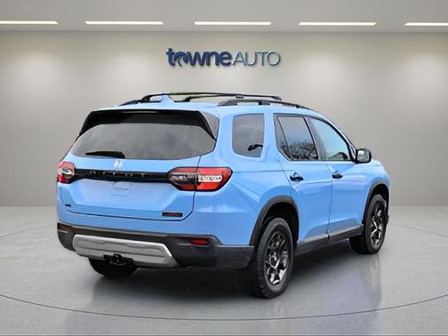 Diffused Sky Pearl 2024 Honda Pilot TrailSport