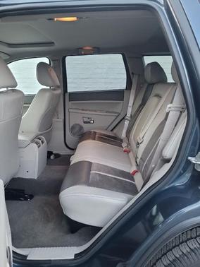 Photo 5 of 28 of 2007 Jeep Grand Cherokee Overland