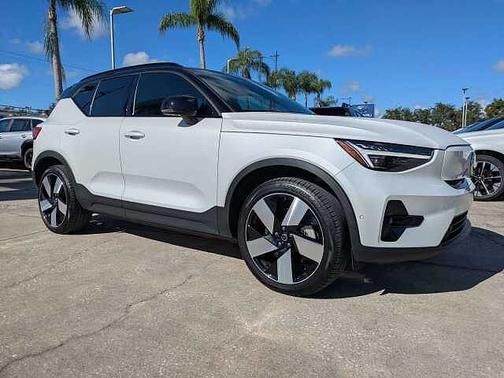 2024 Volvo XC40 Plus