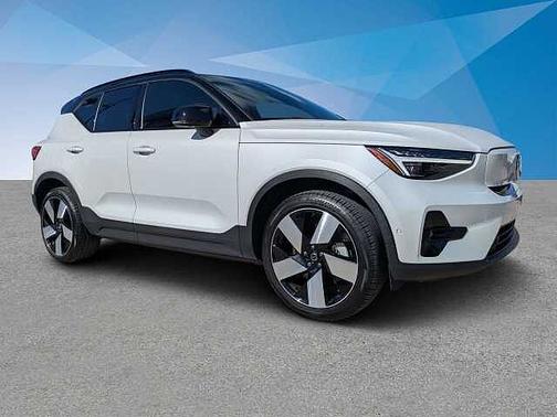2024 Volvo XC40 Plus
