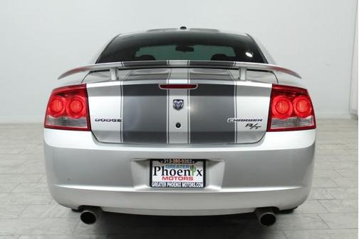 Photo 4 of 31 of 2010 Dodge Charger R/T