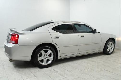 Photo 3 of 31 of 2010 Dodge Charger R/T