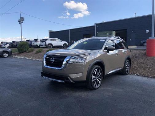 2025 Nissan Pathfinder Platinum FWD