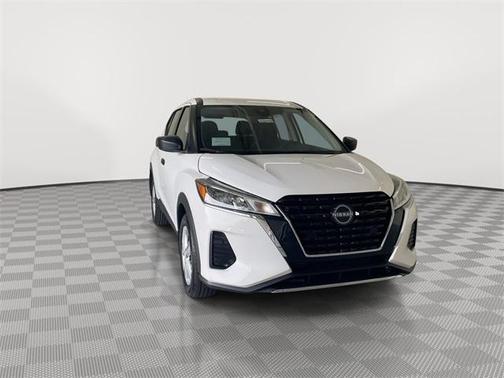 2025 Nissan Kicks S