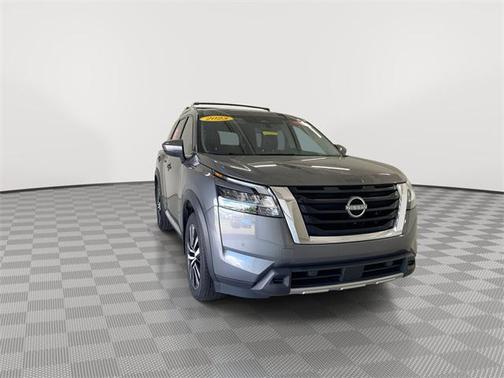 2023 Nissan Pathfinder Platinum 4WD