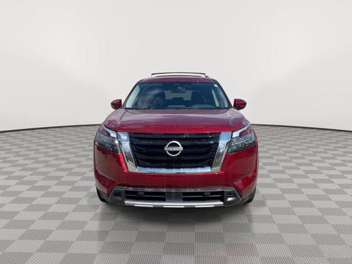 2025 Nissan Pathfinder SL 4WD