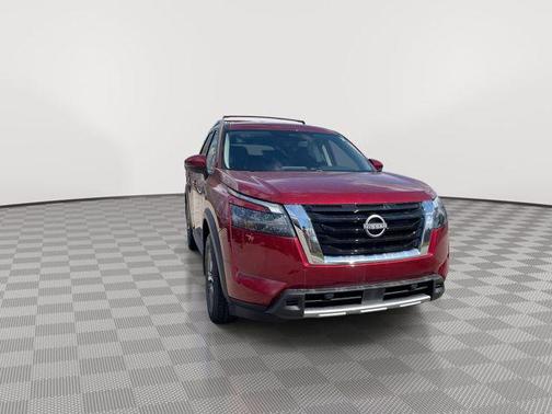 2025 Nissan Pathfinder SL 4WD