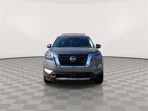 2025 Nissan Pathfinder Platinum 4WD