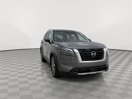 2025 Nissan Pathfinder SL 4WD