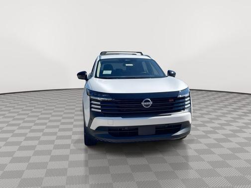 Aspen White Tricoat 2026 Nissan Kicks SR
