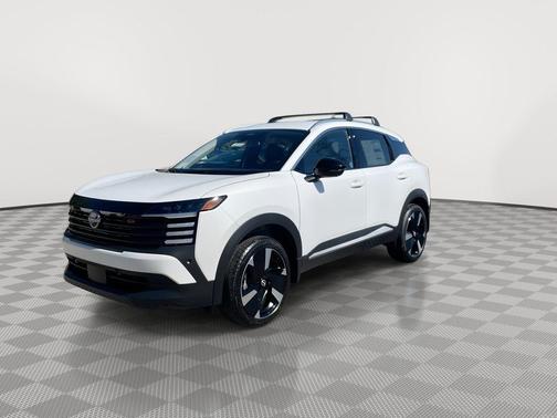 Aspen White Tricoat 2026 Nissan Kicks SR