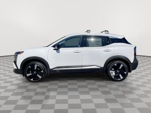 Aspen White Tricoat 2026 Nissan Kicks SR