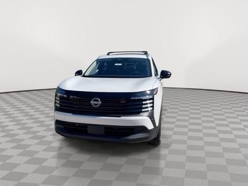Aspen White Tricoat 2026 Nissan Kicks SR