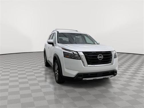 2025 Nissan Pathfinder SL 4WD