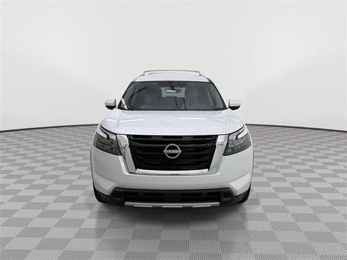 2025 Nissan Pathfinder SL 4WD
