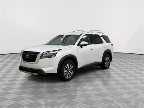 2025 Nissan Pathfinder SL 4WD