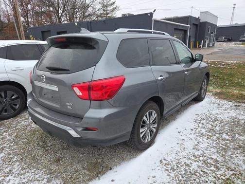 2019 Nissan Pathfinder SL