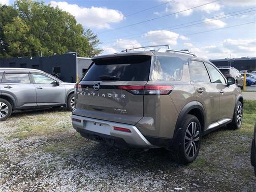 2025 Nissan Pathfinder Platinum